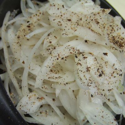 ブラックペッパーのオニオンスライス by shinichiro 【クックパッド