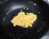 子供喜ぶ♪小松菜としらすの彩り炒飯☆作り方2写真