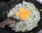 子供喜ぶ♪小松菜としらすの彩り炒飯☆作り方6写真
