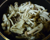 牛肉ともやしキノコのダシダ炒め作り方3写真