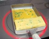 ちょっぴりアレンジ♪ガーリック風味の卵焼作り方3写真