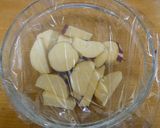 バター香る♪　薩摩芋と鶏の味噌炒め作り方3写真