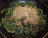 ご飯のお供に⭐苦み薄らぐゴーヤの炒め物♪作り方6写真