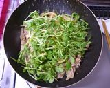 再収穫の豆苗は焼きうどんで。作り方9写真