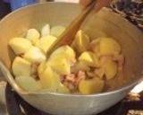 ほこほこ♪「豚バラ肉とじゃがいもの煮物」作り方2写真