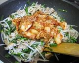 豚肉キムチ焼きうどん作り方1写真