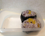 お弁当に♪ゆかりと沢庵のおにぎり作り方4写真