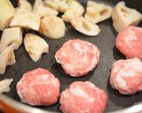塩麹で豚こま団子と蓮根の甘辛炒め作り方2写真