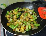 エビ＆野菜のバター・カレースパイス炒め作り方3写真