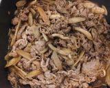 温泉卵がとろ～り♪ごぼう入り牛丼作り方2写真