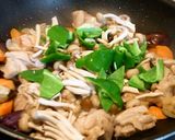 バター風味♪鶏肉と野菜の醤油煮作り方3写真