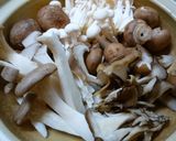 赤ワインに合う、あったかきのこ鍋作り方1写真