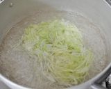 キャベツとカニカマの酢の物＊マロニー入り作り方2写真