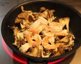 簡単うまぁ♪エビと舞茸のバターポン酢炒め作り方5写真