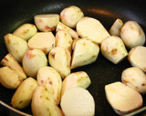 ■ほっこり♪豚ばら肉と里芋の炒め煮■作り方3写真