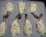 揚げずに簡単!海老のマヨパン粉焼き☆作り方4写真