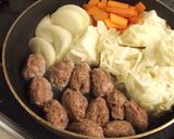 たっぷり野菜と塩麹つみれの蒸し煮作り方5写真