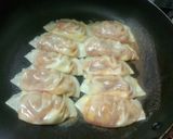 材料４つ★納豆キムチの餃子包み焼き作り方7写真