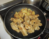 鶏手羽元とじゃが芋の焼肉のたれ炒め作り方6写真