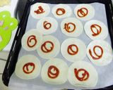 ☆おつまみにおやつに餃子の皮でピザ風☆作り方1写真