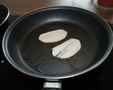 パパの週末朝食メニュー＊チーズハムエッグ作り方1写真