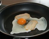 パパの週末朝食メニュー＊チーズハムエッグ作り方2写真