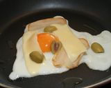 パパの週末朝食メニュー＊チーズハムエッグ作り方4写真