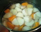 簡単煮物☆鶏手羽と里芋の甘辛煮作り方1写真
