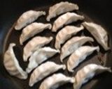 パリッと羽根つき！焼きギョウザ作り方3写真