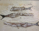 3枚に下ろした魚の骨などを揚げる作り方1写真