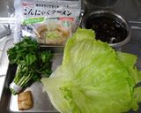 【蒟蒻麺】しゃぶしゃぶレタスのシジミ汁麺作り方1写真