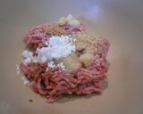 野菜たっぷり☆我が家のパリパリ焼き餃子☆作り方2写真