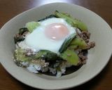 簡単！チンゲン菜とひき肉のとろーり玉子丼作り方5写真