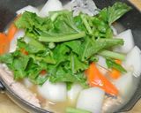 フライパンでかぶ（大根）と鮭のアラの煮物作り方5写真