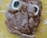 【キャラ弁】 肉巻きおにぎりdeミイラ作り方4写真