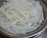 梅と大葉の大根サラダ作り方1写真