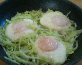 わが家の休日の朝♪キャベツ☆目玉焼き☆作り方3写真