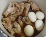 鶏手羽元とゆで卵の甘辛煮作り方2写真