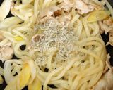 塩麹と醤油の和風焼きうどん作り方3写真