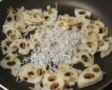 生姜でホットな蓮根・しらす炒め作り方5写真