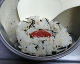 朝に！ひじきと天かすの胡麻まぶしおにぎり作り方2写真