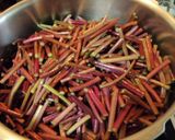 ムラサキイモの茎で作る「昆布入り佃煮」作り方2写真