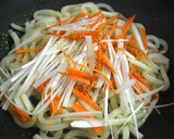 うちの定番★カリもち焼きうどん作り方4写真