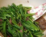 ご飯がすすむひき肉とニラの餃子風そぼろ作り方3写真
