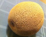 Costcoのカンタロープでカットメロン作り方1写真
