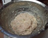 お弁当にも♪梅肉inチキンナゲット餃子作り方1写真