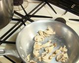 スモークチキンときのこのクリームパスタ♪作り方2写真
