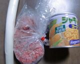 お弁当のおかずに、コーンと挽き肉いため作り方1写真