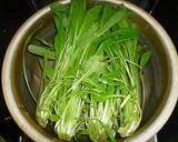 京野菜の定番、壬生菜の切り方　京都カフェ作り方4写真