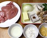 鶏むね肉とキノコのクリームソース煮作り方1写真
